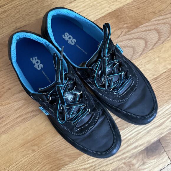 SAS SPORTY WOMEN’s SZ 9 M BLACK tennis Shoe Woth Blue Soles - 107 - Picture 2 of 16